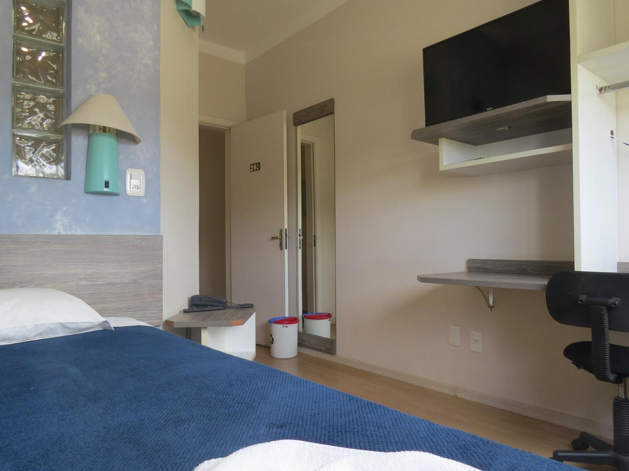 Hotel Adoro 2*